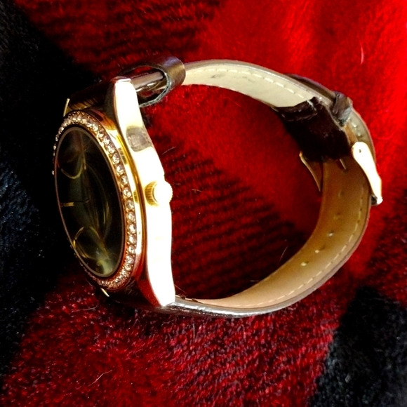 Charming Carlie Watch - Picture 2 of 4